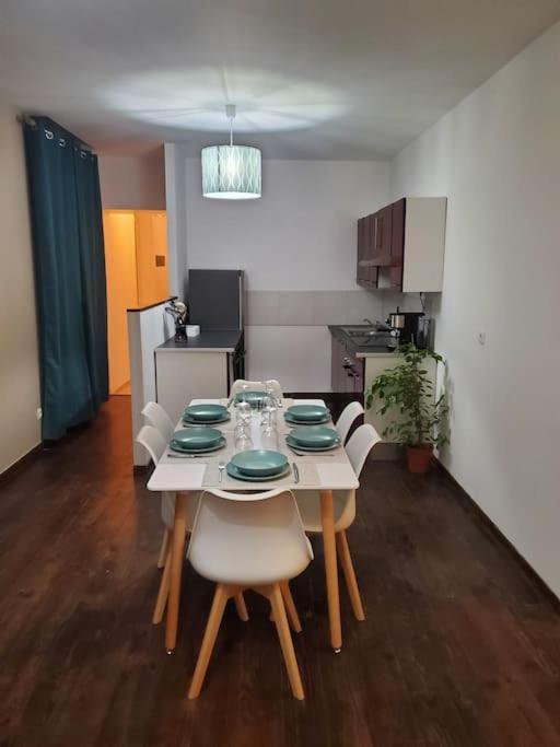 Appartement Moderne En Ville Armentieres Exterior photo